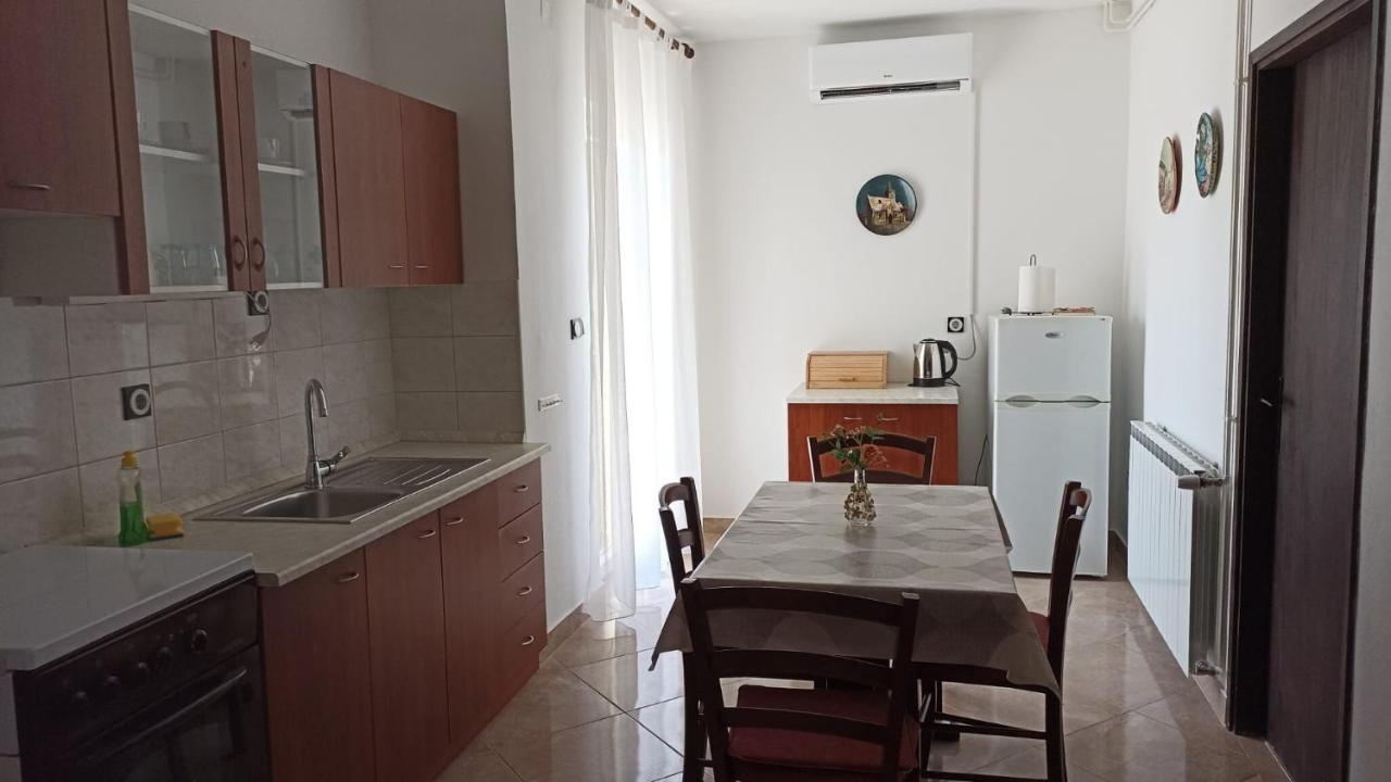 Apartments Ivo Pag Town Bagian luar foto